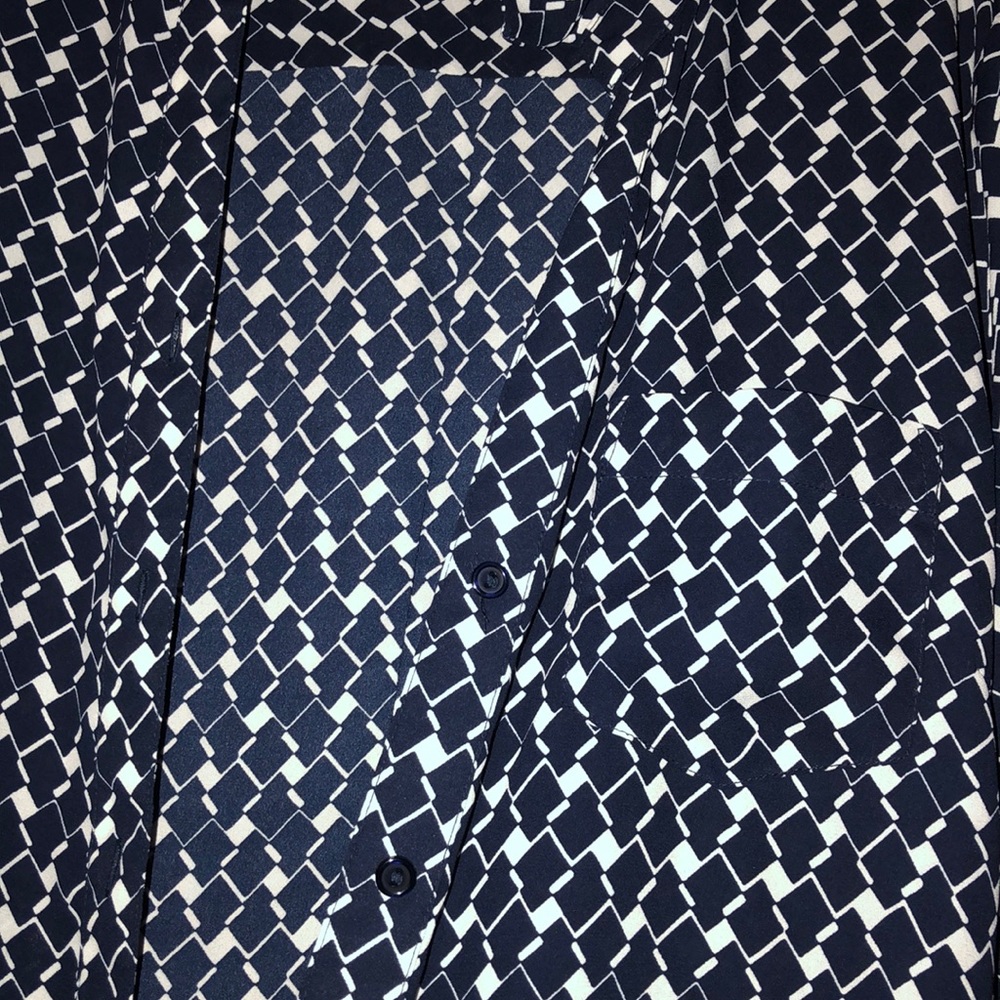 Patterned navy blue button down - Picture 3 of 4